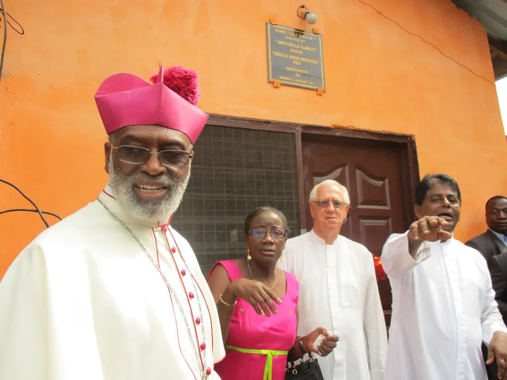 The orange door of the City of God clinic on inauguration day
